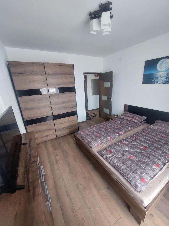 Apartament Dabe Hd Хунедоара Екстериор снимка