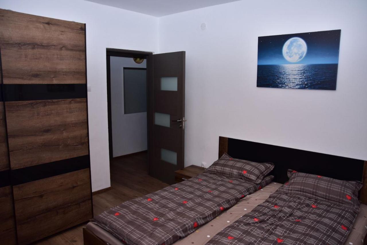 Apartament Dabe Hd Хунедоара Екстериор снимка