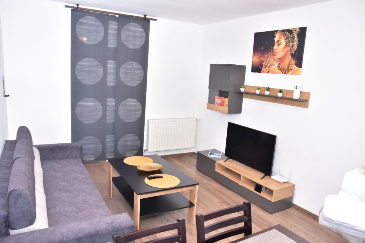 Apartament Dabe Hd Хунедоара Екстериор снимка