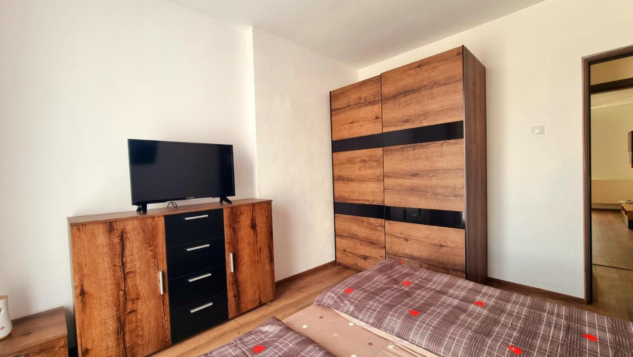 Apartament Dabe Hd Хунедоара Екстериор снимка
