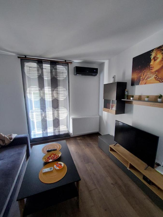 Apartament Dabe Hd Хунедоара Екстериор снимка